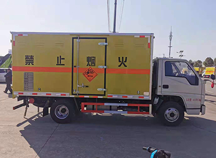 江边乡爆破器材运输车工人安全操作规范与智能技术保障